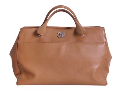 Executive Cerf Tote, front view